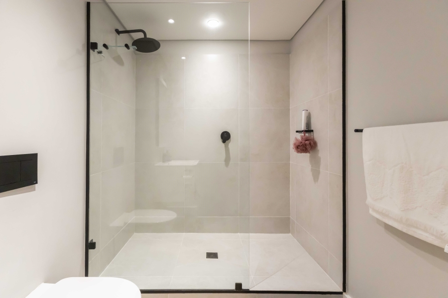 To Let 1 Bedroom Property for Rent in Sea Point Western Cape